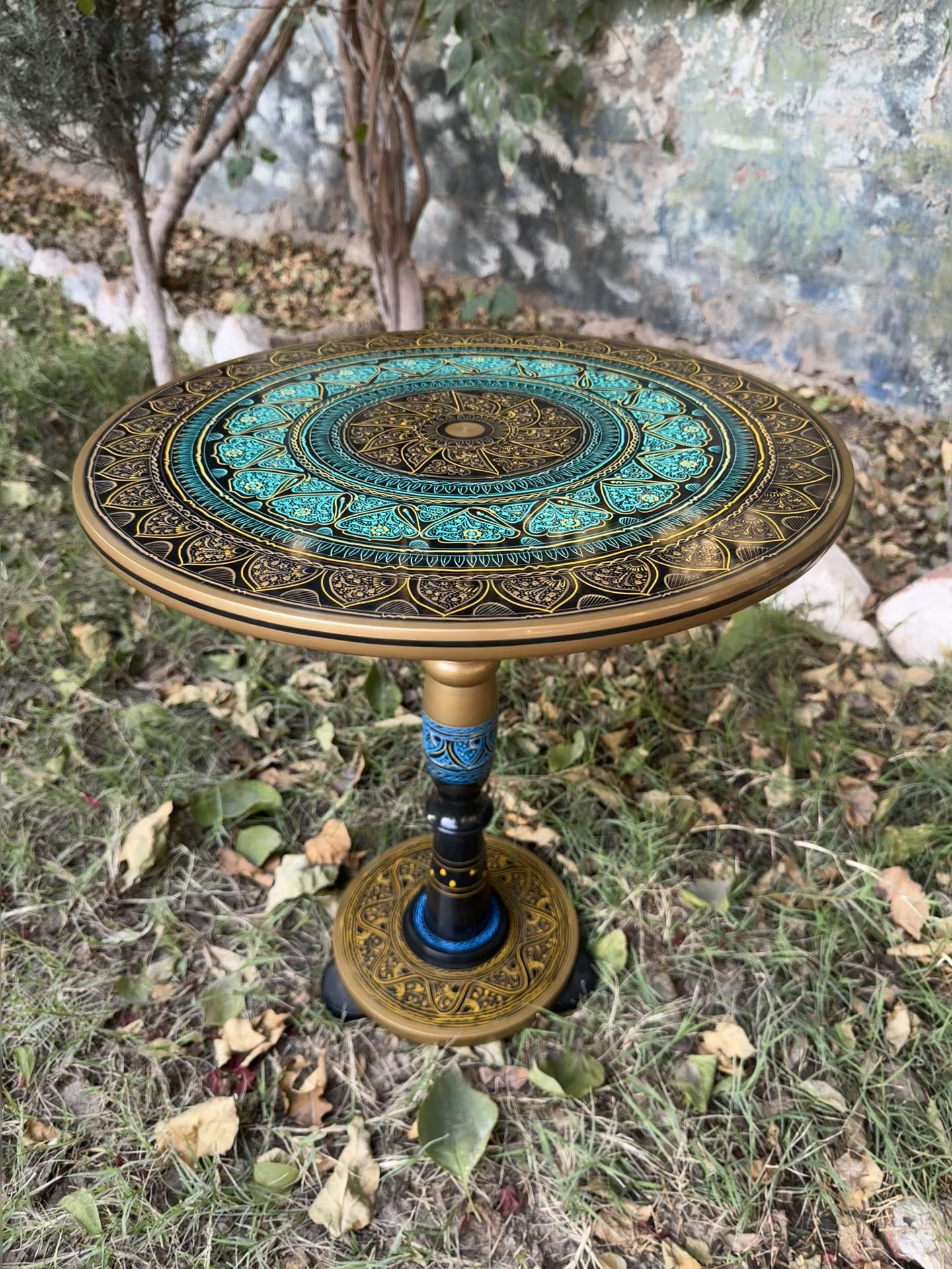 19-Inch Handcrafted Naqshi Work Wooden Portable Table