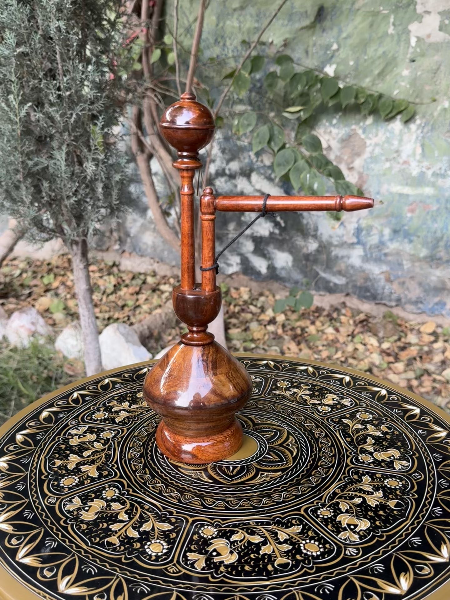 Premium Fine-Finished Wooden Huqa – Elite Heritage Masterpiece